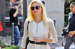 好萊塢女星也愛它 平底涼鞋搭上長(zhǎng)裙真是美極了