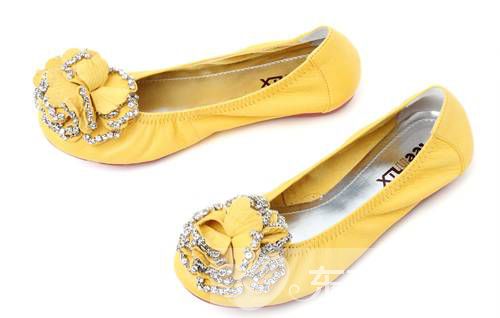 2016新款單鞋搭配法則 輕松打造時(shí)尚甜美形象