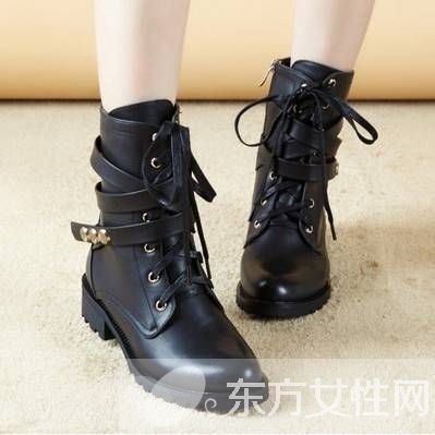 冬季時(shí)尚短靴搭配 彰顯出多樣化的潮范