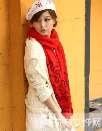 紅色圍巾搭配法則 對單調(diào)沉悶的冬天say no