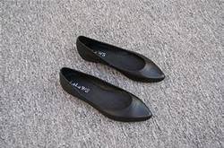 今年春夏季最流行的鞋 尖頭平底單鞋最新潮