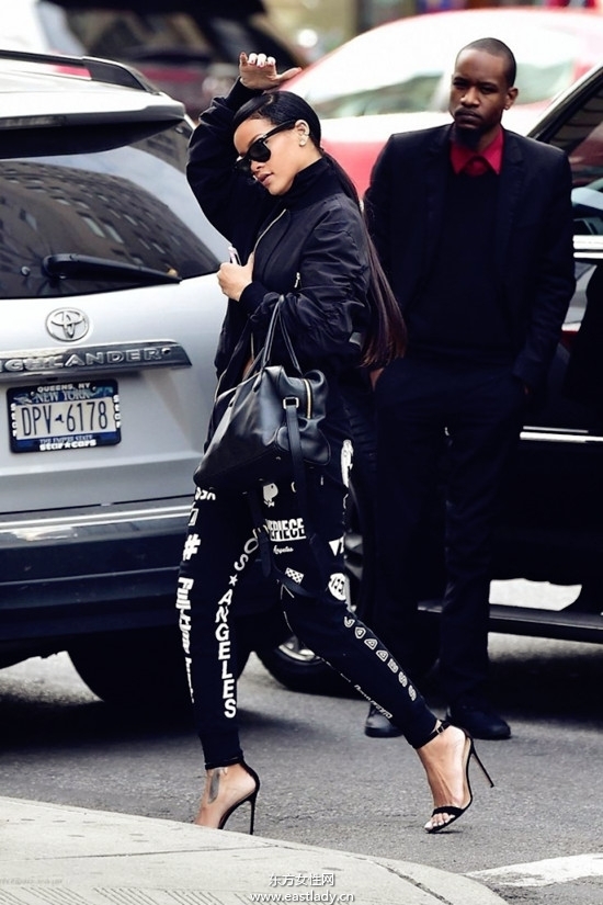 女式高跟涼鞋 天后Rihanna最愛的款式合集