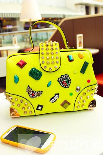 糖果色潮流時尚包包 永遠(yuǎn)不會被時尚淘汰