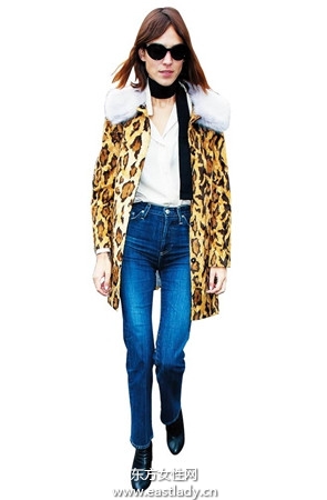 圍巾這樣搭 保暖又時(shí)尚