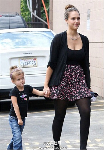 針織衫怎么搭夠潮 跟時尚達人穿出潮范