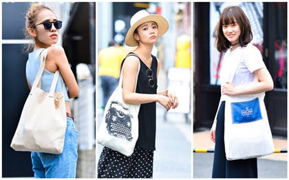 出門必備 帆布包簡(jiǎn)單搭出休閑風(fēng)