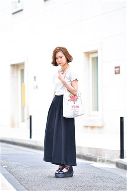 出門必備 帆布包簡(jiǎn)單搭出休閑風(fēng)