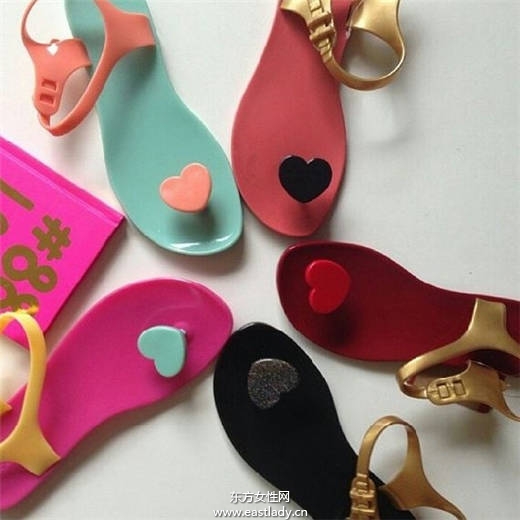 超萌 夏日必備可愛(ài)唇形涼鞋