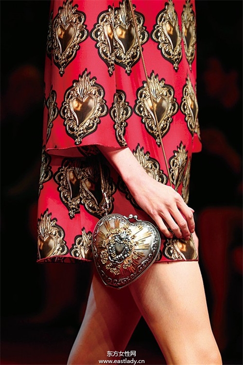 迷你女包絕對(duì)是春季時(shí)髦焦點(diǎn)