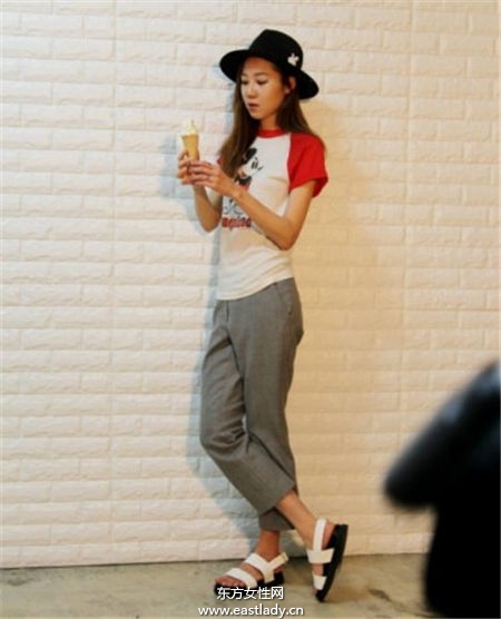 今年涼鞋這樣穿 跟明星學(xué)穿涼鞋做時(shí)尚潮人