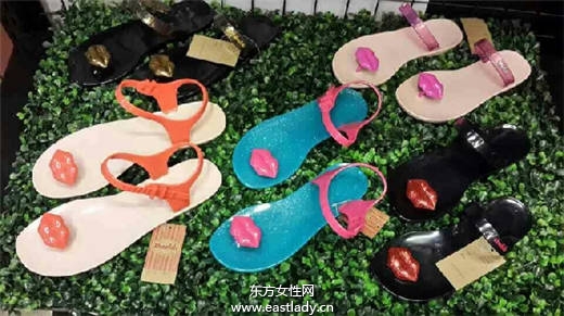超萌 夏日必備可愛(ài)唇形涼鞋