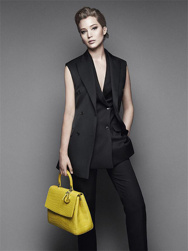 迪奧推出最新Be Dior 手袋廣告大片