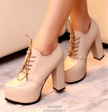 矮個子女生搭配高跟鞋拉長身高