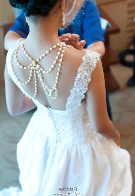 珍珠掛脖項(xiàng)鏈配婚紗高端大氣上檔次