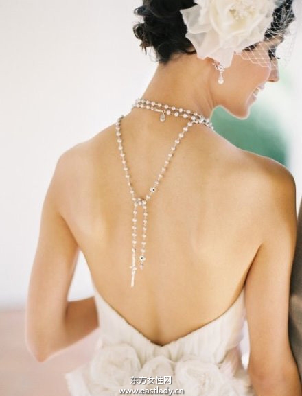 珍珠掛脖項(xiàng)鏈配婚紗高端大氣上檔次
