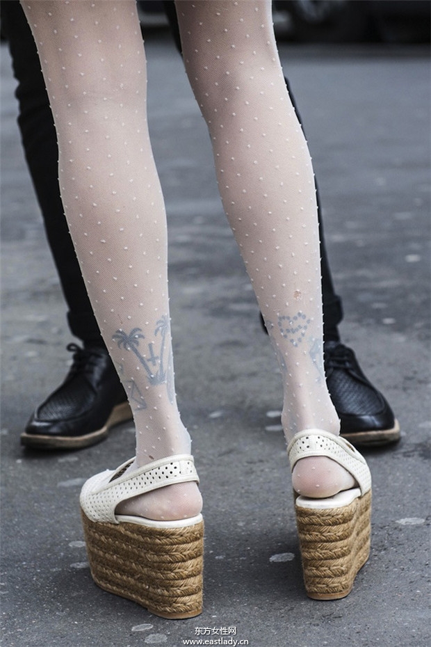 街頭達(dá)人百變飾品搭個(gè)性十足