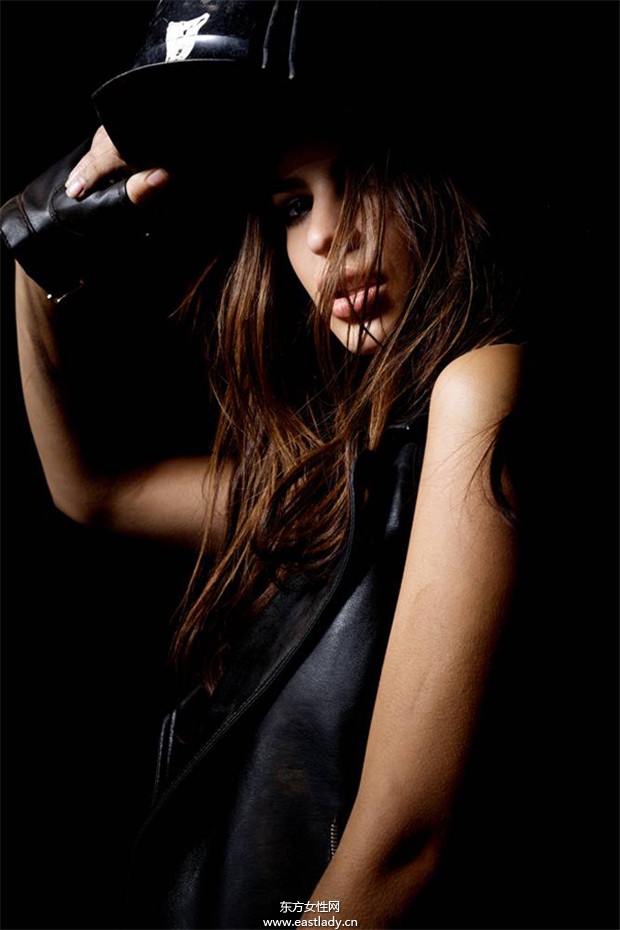 以色列時尚品牌Fox推出2014全新泳裝大片