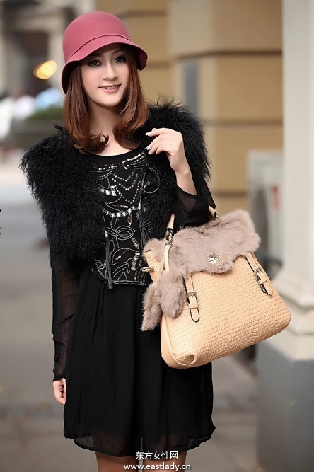 風(fēng)格個(gè)性女挎包出街必備單品