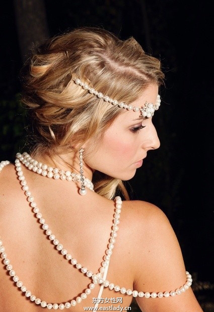 珍珠掛脖項(xiàng)鏈配婚紗高端大氣上檔次