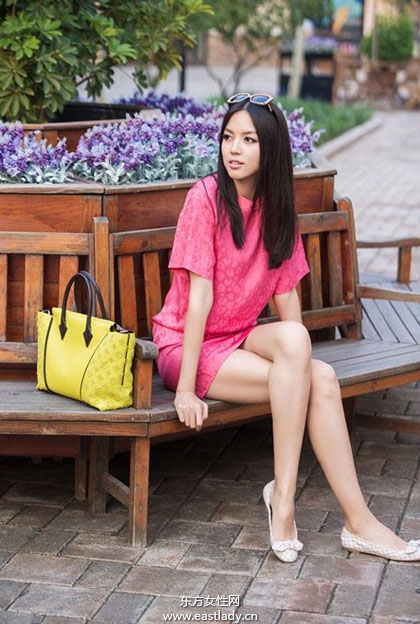 路易·威登（Louis Vuitton）手袋多種搭配風(fēng)格 夏日外出提升造型