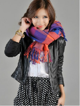 時(shí)尚圍巾單品給冬日添溫暖