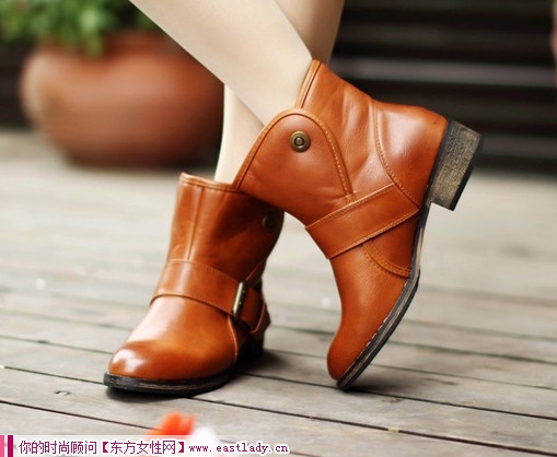 增高魚嘴松糕單鞋 彰顯時尚活力