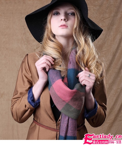 時(shí)尚圍巾單品給冬日添溫暖