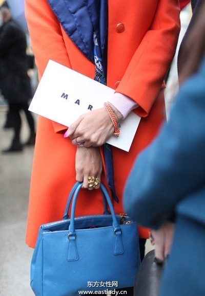 街拍歐美達(dá)人時(shí)髦包包提高回頭率