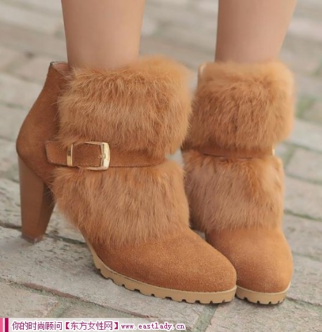 兔毛皮帶粗跟小短靴 擋不住的誘惑