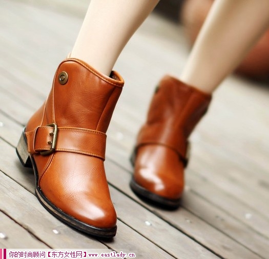 增高魚嘴松糕單鞋 彰顯時(shí)尚活力