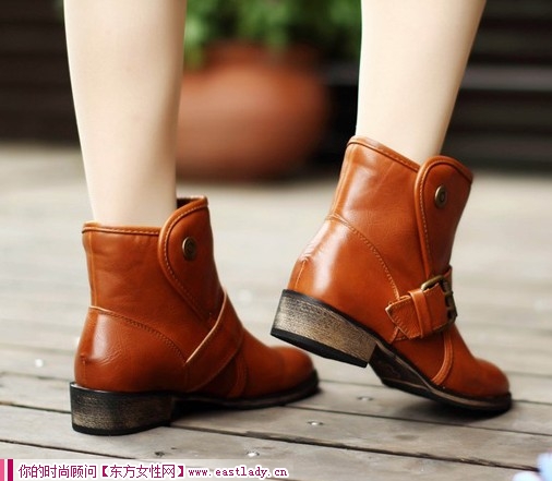 增高魚(yú)嘴松糕單鞋 彰顯時(shí)尚活力