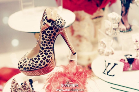 冬季時(shí)尚高跟鞋 百搭性感又舒適