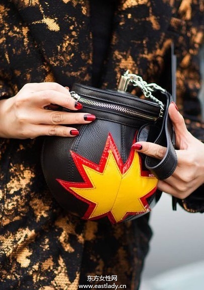 街拍歐美達(dá)人時(shí)髦包包提高回頭率