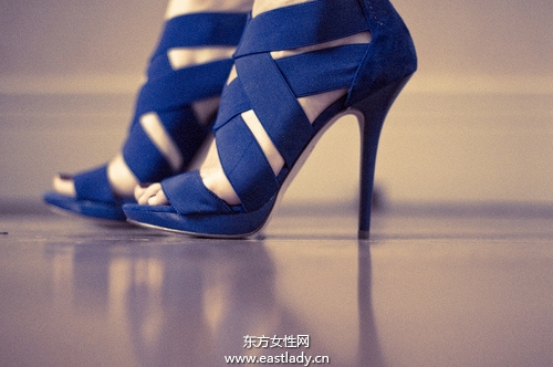 冬季時(shí)尚高跟鞋 百搭性感又舒適