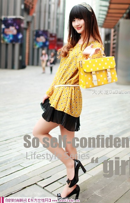 小巧優(yōu)雅手提包包 復古的樣式時尚而又不張揚