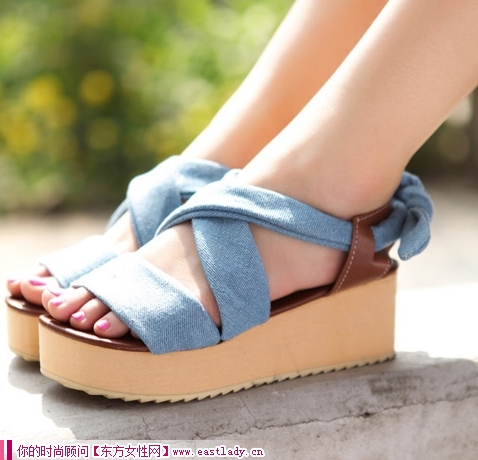 松糕跟厚底坡跟鞋 給您不一般的高度