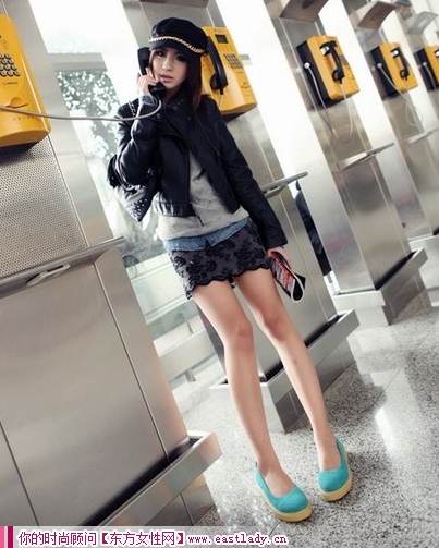 坡跟松糕厚底圓頭淺口平跟單鞋 穿出時(shí)尚魅力