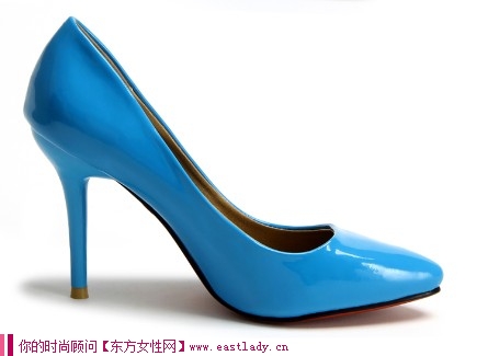 尖頭時(shí)尚高跟鞋 讓你的味道與眾不同