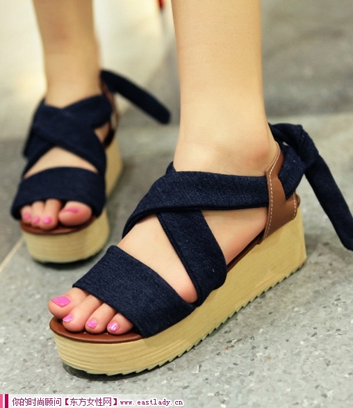 松糕跟厚底坡跟鞋 給您不一般的高度