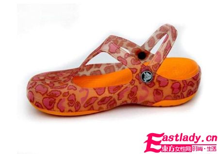 每個(gè)人都無(wú)法不愛(ài)的水晶洞洞鞋