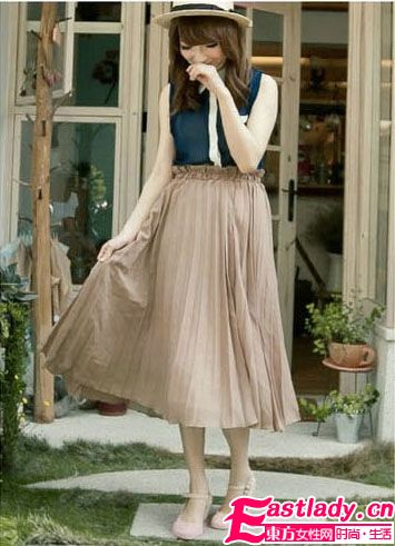 2012新款鏤空鳥巢網(wǎng)狀塑膠涼鞋 穿出時尚突出個性