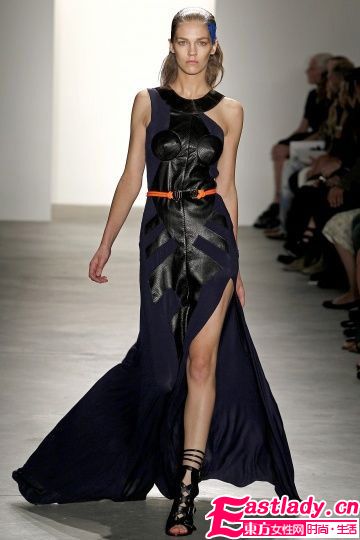 性感不色情 20112春夏胸貼變靈感繆斯