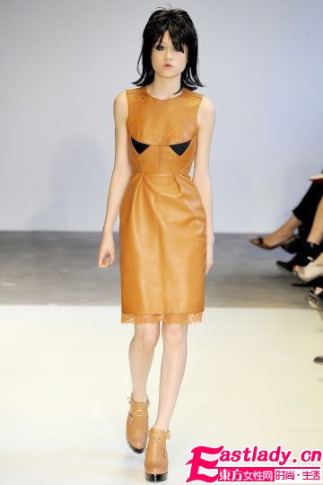 性感不色情 20112春夏胸貼變靈感繆斯