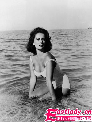 十個泳裝造型經(jīng)久不衰