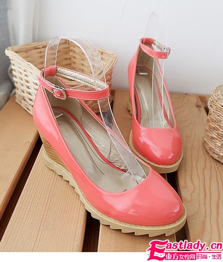 2012初春必備時(shí)尚鞋子