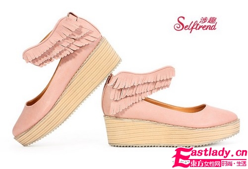時(shí)髦松糕鞋 給你的裝扮錦上添花