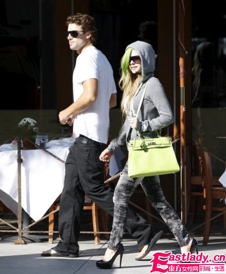 擺闊嗎 女星人手一個(gè)愛馬仕的真相