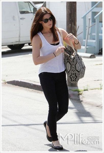 眾多明星追捧的小背心 清涼有絕招