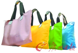 2011夏季包包必備流行元素 成為夏季潮包達人