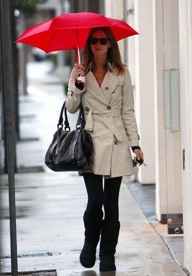 明星們用雨傘來扮酷坳造型